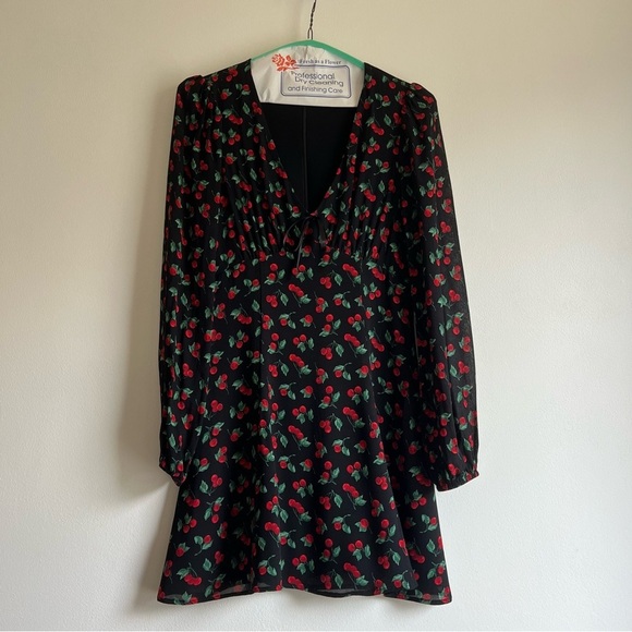 Reformation Ferris Dress in Cherry Pie - Picture 5 of 16